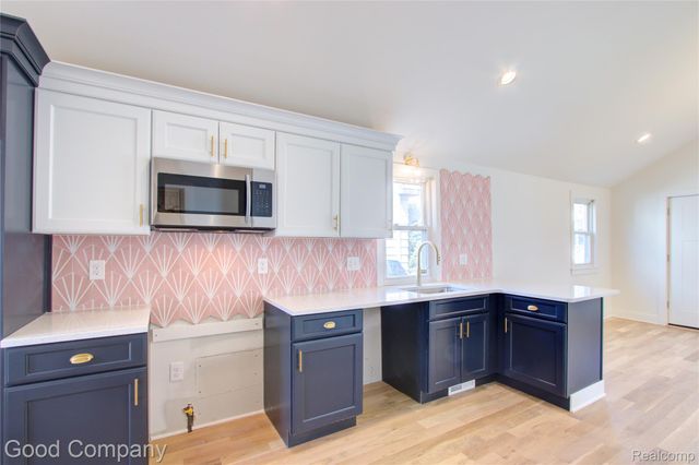 550 E Breckenridge Street, Ferndale, MI 48220