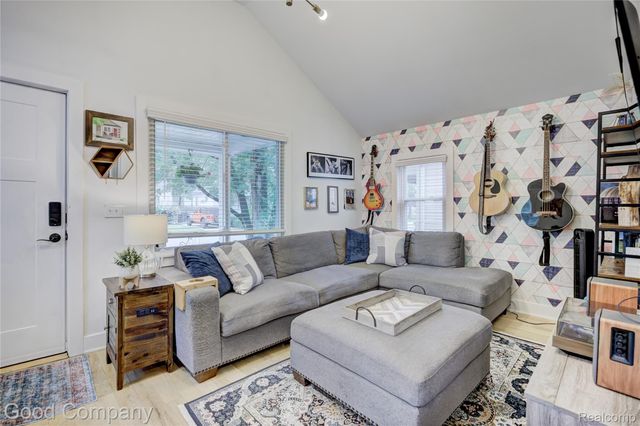 550 E Breckenridge Street, Ferndale, MI 48220