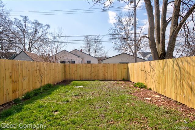 550 E Breckenridge Street, Ferndale, MI 48220