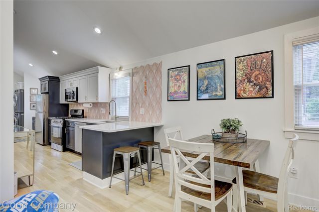 550 E Breckenridge Street, Ferndale, MI 48220