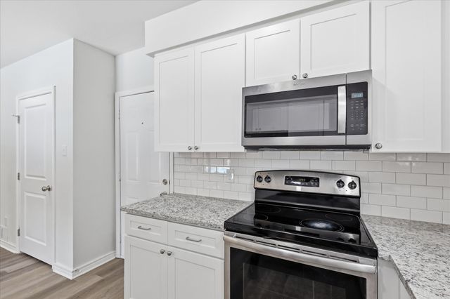 206 Lake Vista W, Highland Village, TX 75077