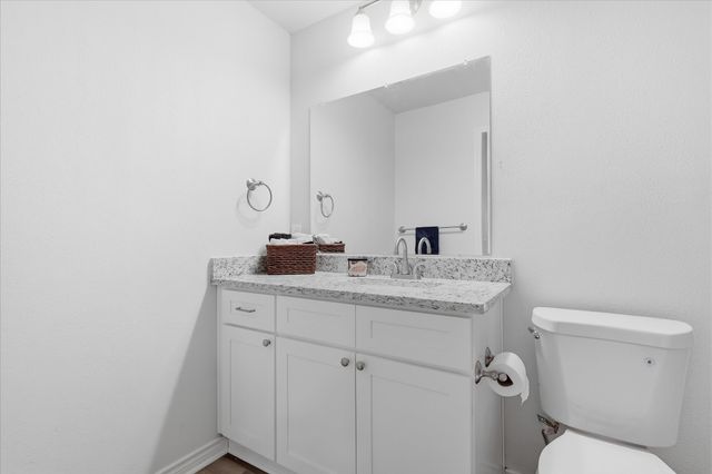 206 Lake Vista W, Highland Village, TX 75077