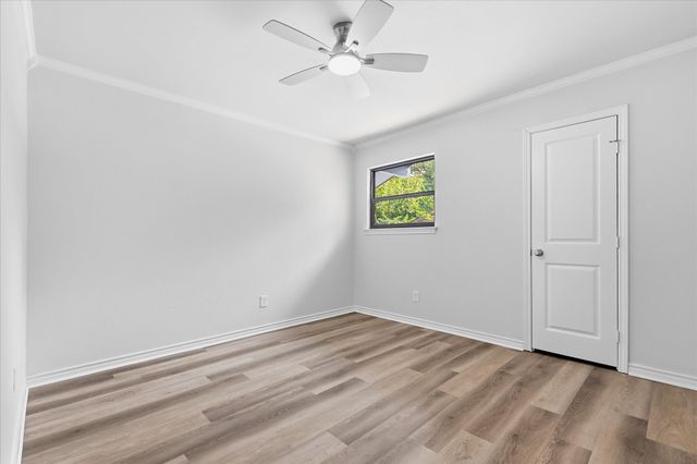 206 Lake Vista W, Highland Village, TX 75077