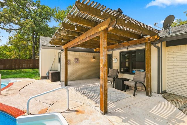 206 Lake Vista W, Highland Village, TX 75077