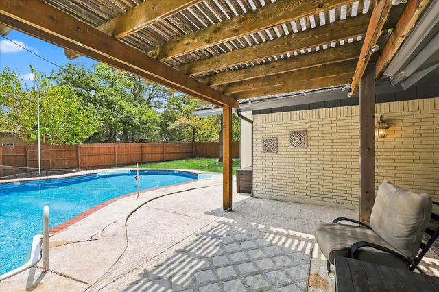 206 Lake Vista W, Highland Village, TX 75077
