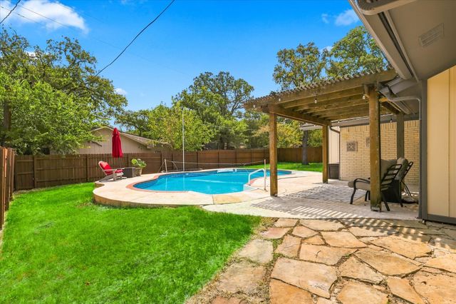206 Lake Vista W, Highland Village, TX 75077