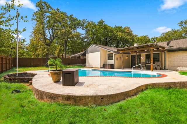 206 Lake Vista W, Highland Village, TX 75077