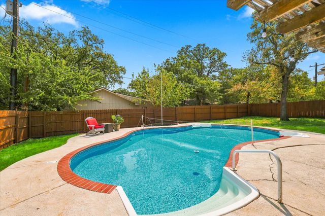 206 Lake Vista W, Highland Village, TX 75077