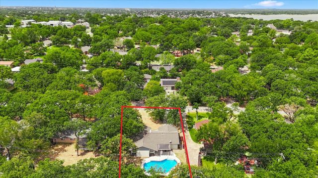 206 Lake Vista W, Highland Village, TX 75077