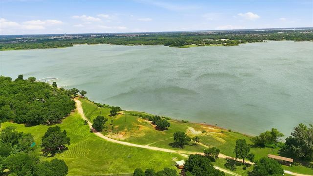 206 Lake Vista W, Highland Village, TX 75077