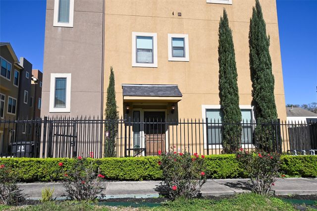 1601 W 24th Street A, Houston, TX 77008