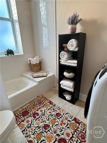 20 W Duffy Street D, Savannah, GA 31401