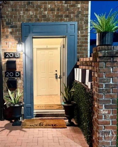 20 W Duffy Street D, Savannah, GA 31401