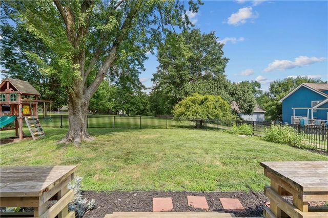 4000 NW Cimarron Street, Lee's Summit, MO 64064