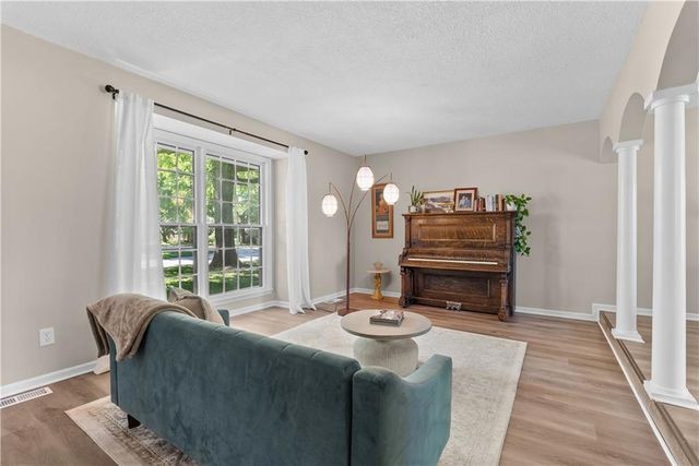 4000 NW Cimarron Street, Lee's Summit, MO 64064