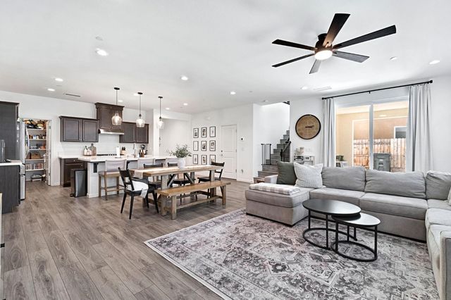 4155 Dennis Avenue, Clovis, CA 93619