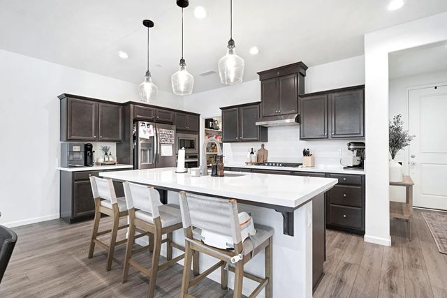 4155 Dennis Avenue, Clovis, CA 93619
