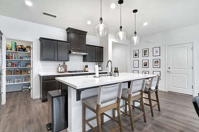4155 Dennis Avenue, Clovis, CA 93619