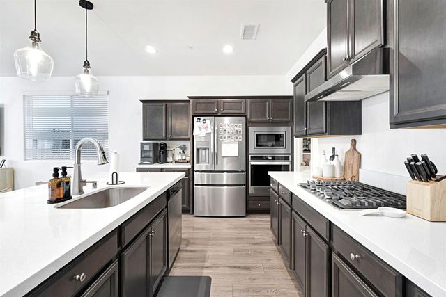 4155 Dennis Avenue, Clovis, CA 93619
