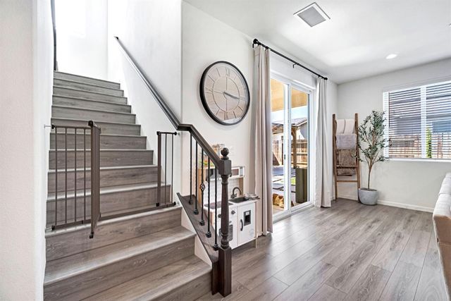 4155 Dennis Avenue, Clovis, CA 93619
