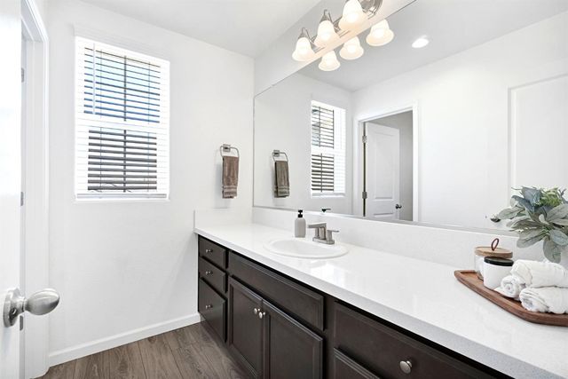 4155 Dennis Avenue, Clovis, CA 93619