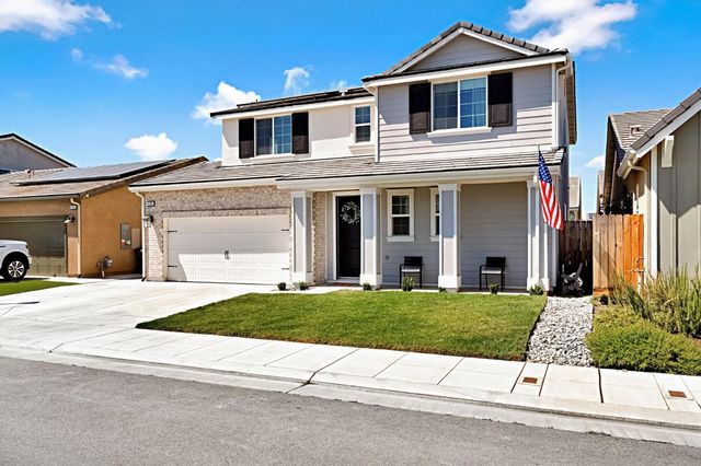 4155 Dennis Avenue, Clovis, CA 93619