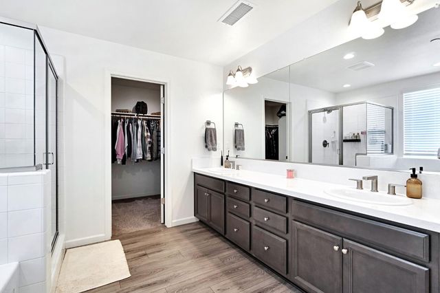 4155 Dennis Avenue, Clovis, CA 93619