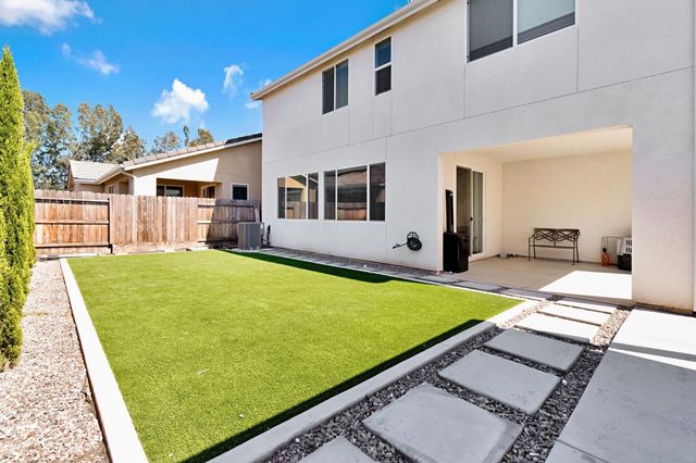 4155 Dennis Avenue, Clovis, CA 93619