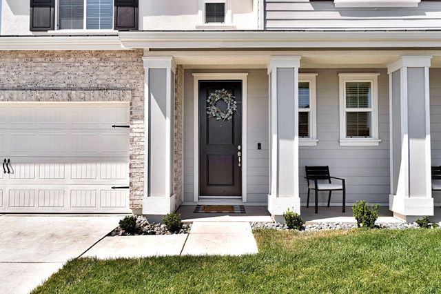 4155 Dennis Avenue, Clovis, CA 93619