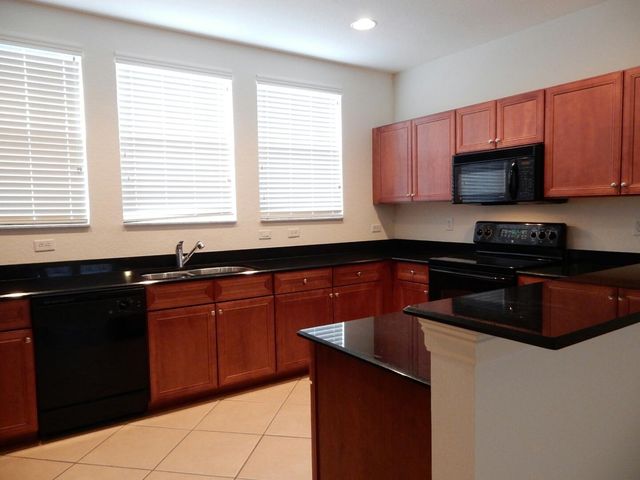 660 Amador Lane 7, West Palm Beach, FL 33401