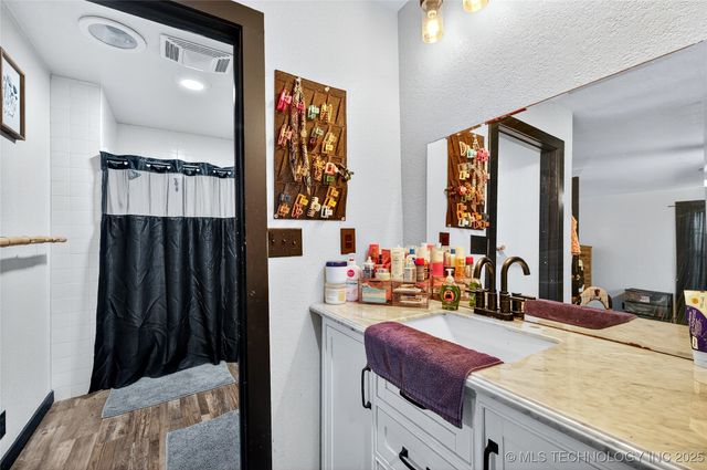 209 Roberts Street, Bokchito, OK 74726