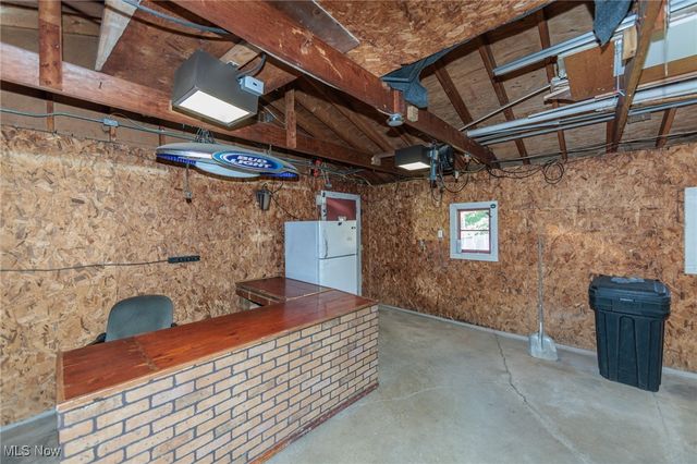 886 Archer Road, Bedford, OH 44146