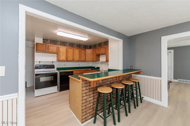 886 Archer Road, Bedford, OH 44146