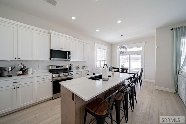 860 Montezuma St, Idaho Falls, ID 83402