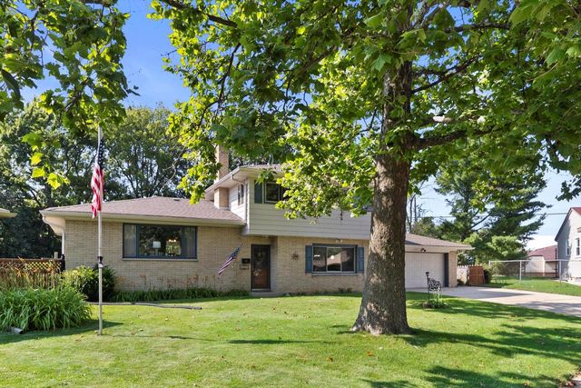 1504 Roosevelt AVENUE, Racine, WI 53406