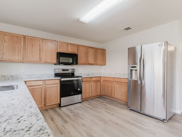 4901 Thorn Hollow Drive, Fort Worth, TX 76244