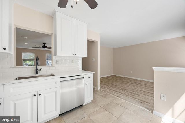 134 BIRCH HOLLOW DR, Bordentown, NJ 08505