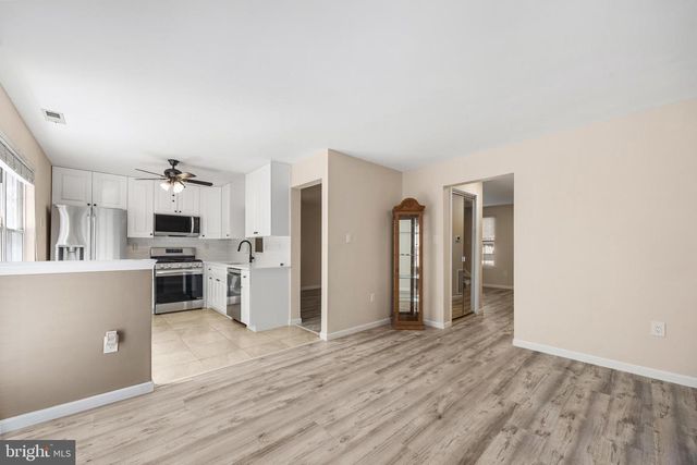 134 BIRCH HOLLOW DR, Bordentown, NJ 08505
