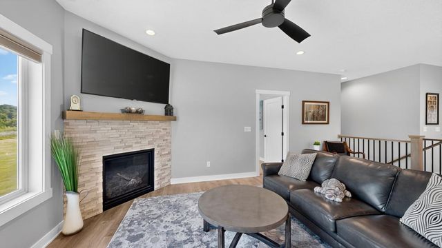 1675 Hadley Creek Drive NE, Rochester, MN 55906
