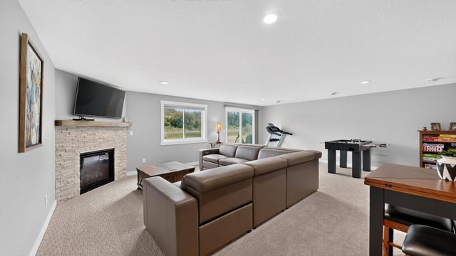 1675 Hadley Creek Drive NE, Rochester, MN 55906