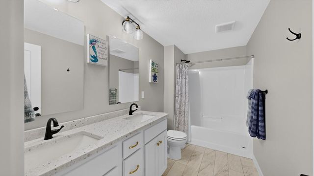 1675 Hadley Creek Drive NE, Rochester, MN 55906