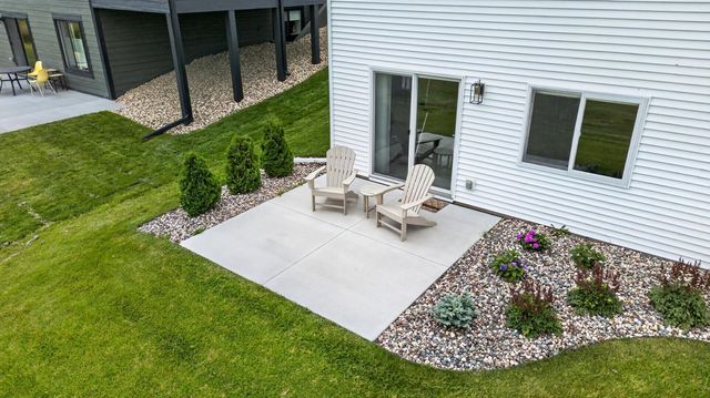 1675 Hadley Creek Drive NE, Rochester, MN 55906