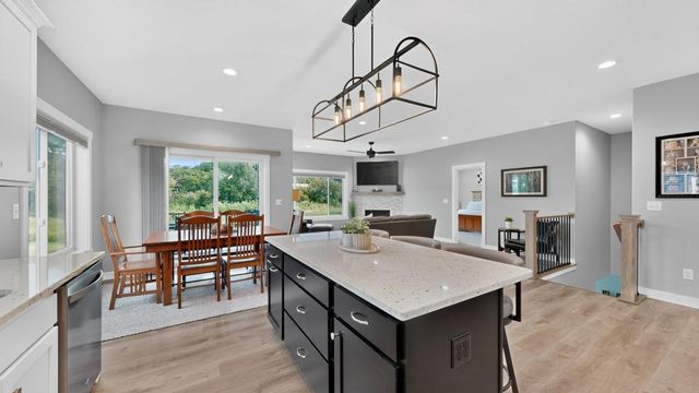 1675 Hadley Creek Drive NE, Rochester, MN 55906