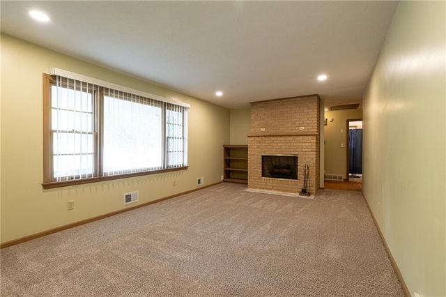 12800 E 49th Street S, Independence, MO 64055