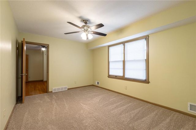 12800 E 49th Street S, Independence, MO 64055
