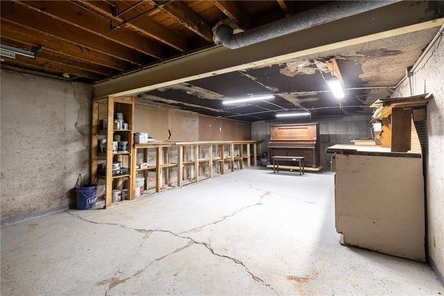 12800 E 49th Street S, Independence, MO 64055