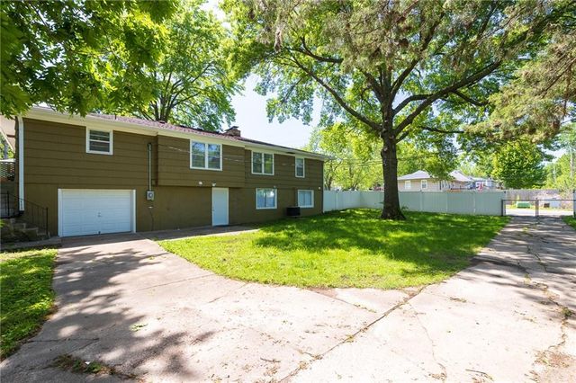 12800 E 49th Street S, Independence, MO 64055