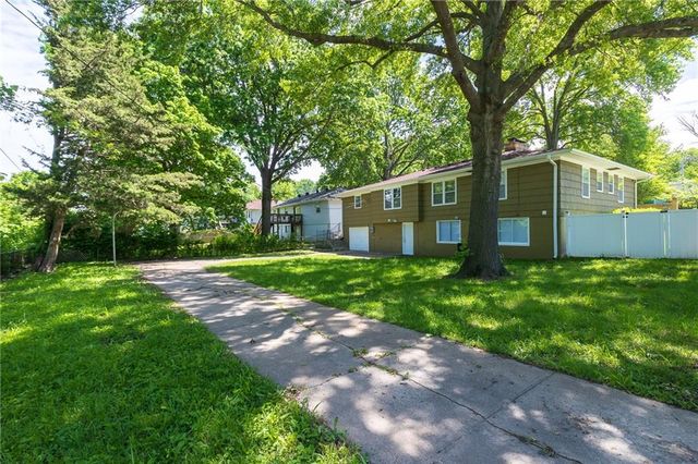 12800 E 49th Street S, Independence, MO 64055