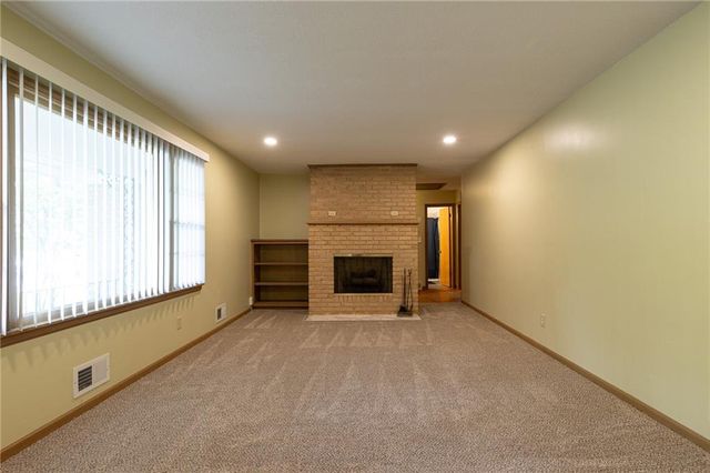 12800 E 49th Street S, Independence, MO 64055