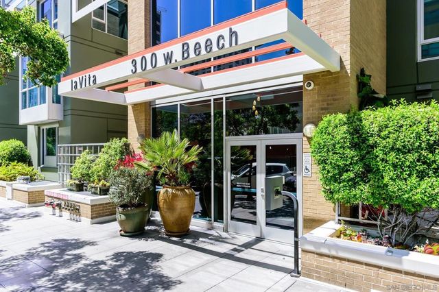 300 W Beech 1906, San Diego, CA 92101